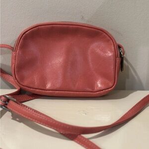 Women's Coral Crossbody Bag - Sleek Everyday Carry